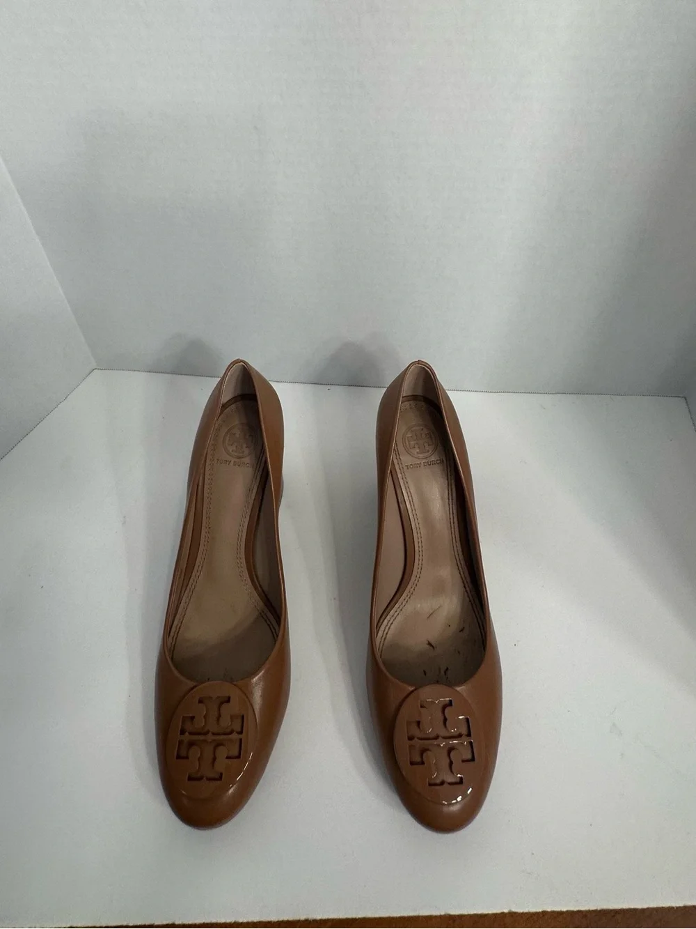 Tory Burch Tan Leather Logo Round-Toe Heels